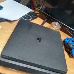 PS4 
500GB 
1 CONTOLLER 
All wires included. 
£80 no offers.
