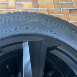 Verkaufe 4 Stck Bridgestone Sommerreifen in der Größe 215/55/17 94 V.
Die Reifen sind DOT 2020 und haben gute 6 mm alle 4 . Ohne Felgen nur Reifen.

Verkauf e von Privat ohne Garantie Sachmangelhaftung und Gewährleistung.Keine Rücknahme.