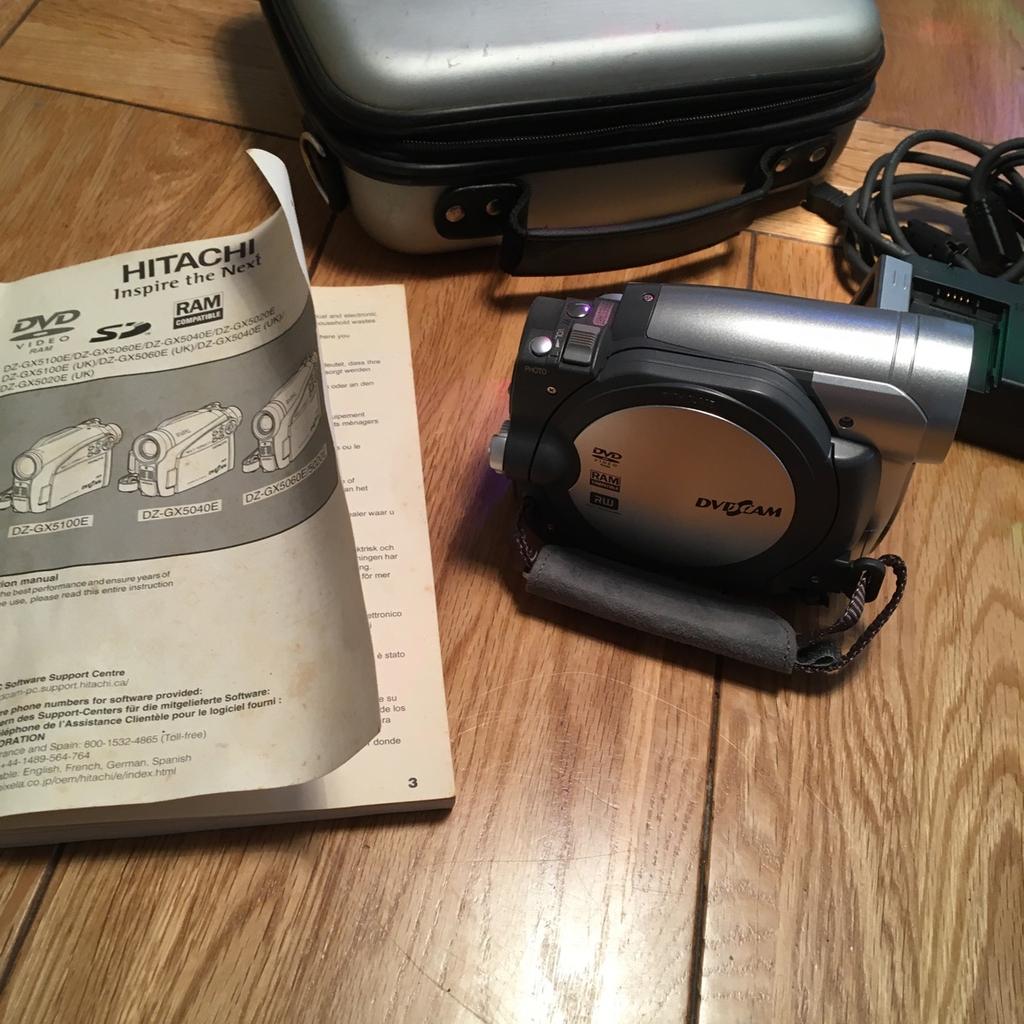 DZ Gx5040E
Carry Case
Instructions
Tv leads
Think it needs new battery but could be wrong (not a camera expert)
But in excellent condition
Please click on my profile picture for other items thanks
