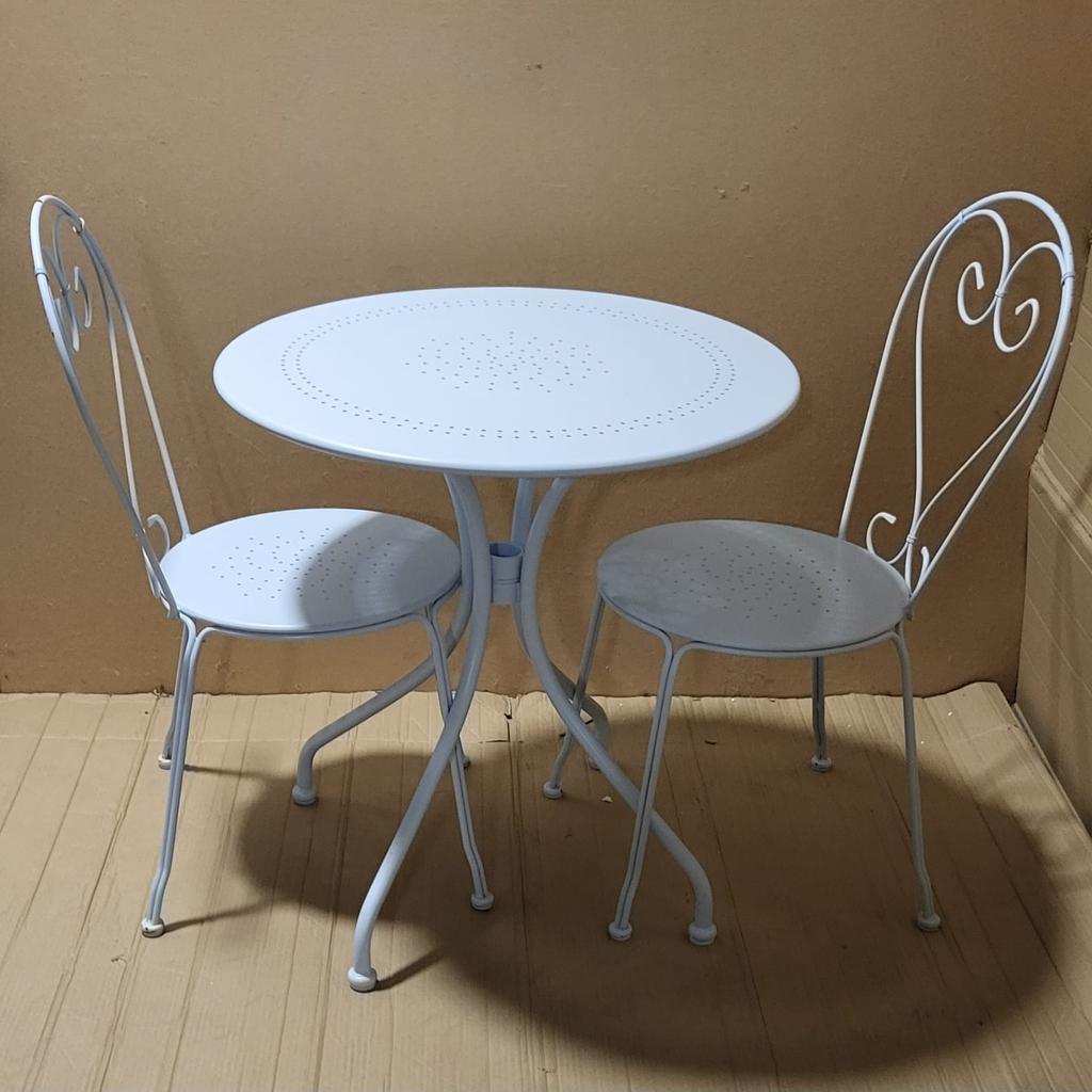 Metal table and 2 Chairs Set Light Blue

💥ExDisplay. Assembled💥See pictures

Steel table
Table size: H71
Table diameter: 70cm
Seat height 43.5cm.
Frame made from steel
Stackable chairs.
Size H89.5, W51, D46cm.
110kg maximum user weight per chair

💥Check our other items💥