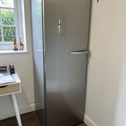 Best-quality free-standing fridge from Miele, in very good working order. Large capacity. Prestige brand. Brushed steel finish.

60cm wide, 185cm high and 61cm deep. Big capacity.

Buyer must collect from Didsbury, South Manchester.