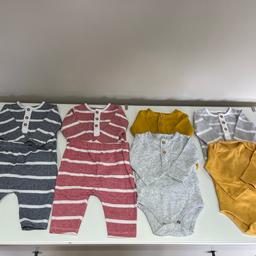 Baby boys clothings from 0-3 months. I do have more pictures of all the outfits and other items included in this bundle. Items are from Next, Tesco, Sainsburys and Primark. There are a couple of pieces that have never been worn others have been worn a few times but are in really good condition.
6 t shirts
2 polos
15 outfits
5 jumpers/ cardigans
11 bottoms
9 long sleeved tops
1 baby grow
This is for collection only.