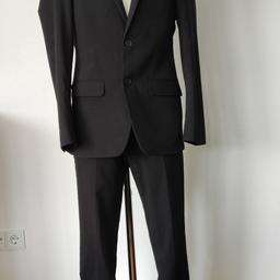 Herren Anzug, Gr 46, sehr wenig getragen (Maturaball), gekauft bei Fussl, muss noch gebügelt werden, Selbstabholung