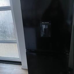 Fridgemaster MC55251MDB Frost Free Fridge Freezer - Black
In perfect condition.
Had for less than under a year
Selling due to house move.