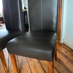 6 brown leather dining chairs. Not 100% if real leather or faux leather. Great condition. 1 chair has a small scratch. It’s on 1 of the pictures. And questions please ask