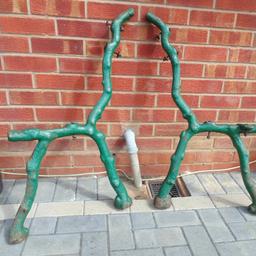 Here we a have a  stunning pair of  victorian tree trunk design garden cast iron bench ends. In excellent condition. Will need some of the old nuts and bolts cutting off as they are very rusty.Both ends are facing the same way (this is how they came originally) Ref.  (#1119)

 Height........ approx  32.5 inch / 82.5 cm
 Width........  approx  19 inch / 48 cm 
 Depth........  approx  1.5 inch / 4 cm

Pick up only, Dy4 area. Cash on collection.