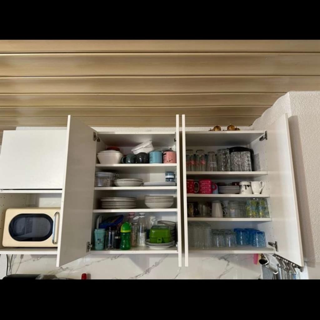 Küchen oberschrank 4 set von IKEA
2x.100 cm breit 80 Höhe
2x.60cm und 40 höhe

Abholbereit ab 15.04.24