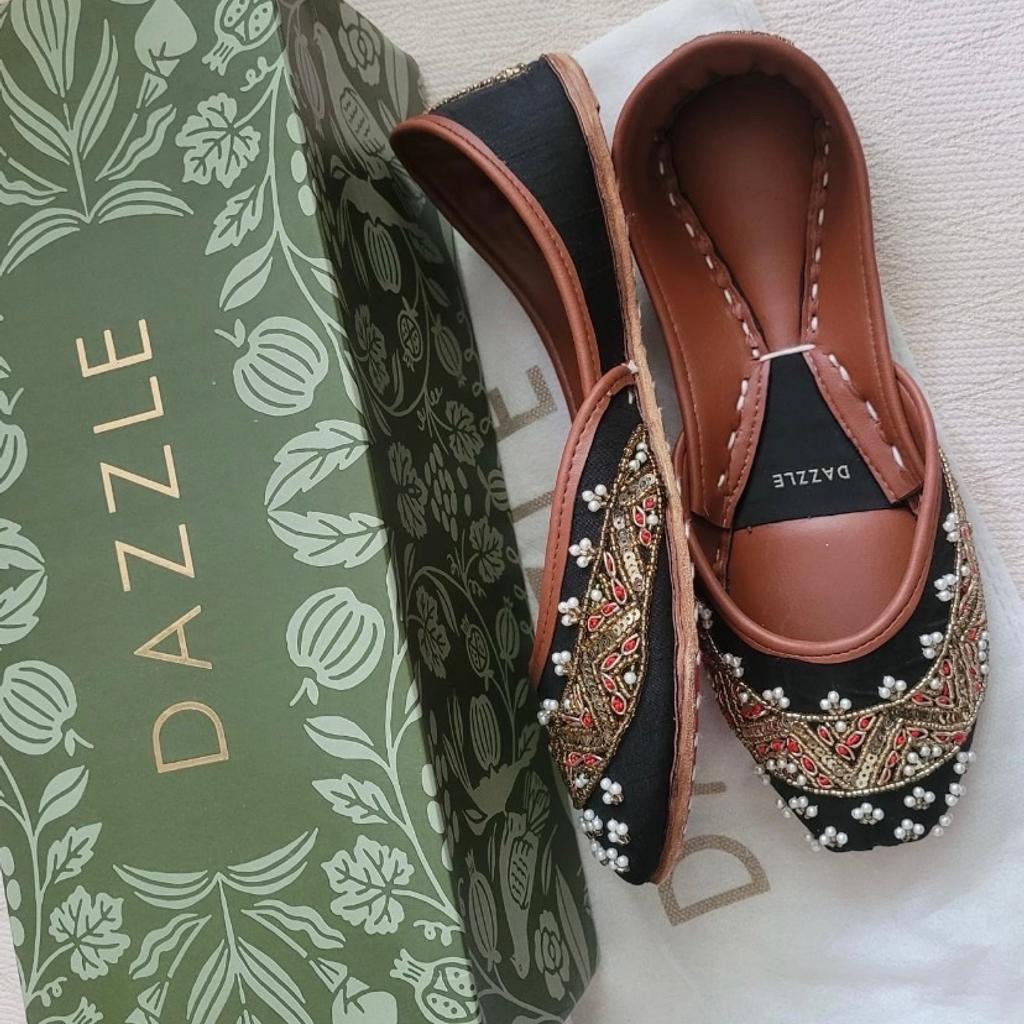 Dazzle by Sarah Khussa *HOT SELLERS*
Size 36 UK Size 3
Special offer at £15 each pair .
Buy 2 pairs for only £25 .
Collection from Preston/Blackburn .
p&p available. Kindly PM if interested. .x