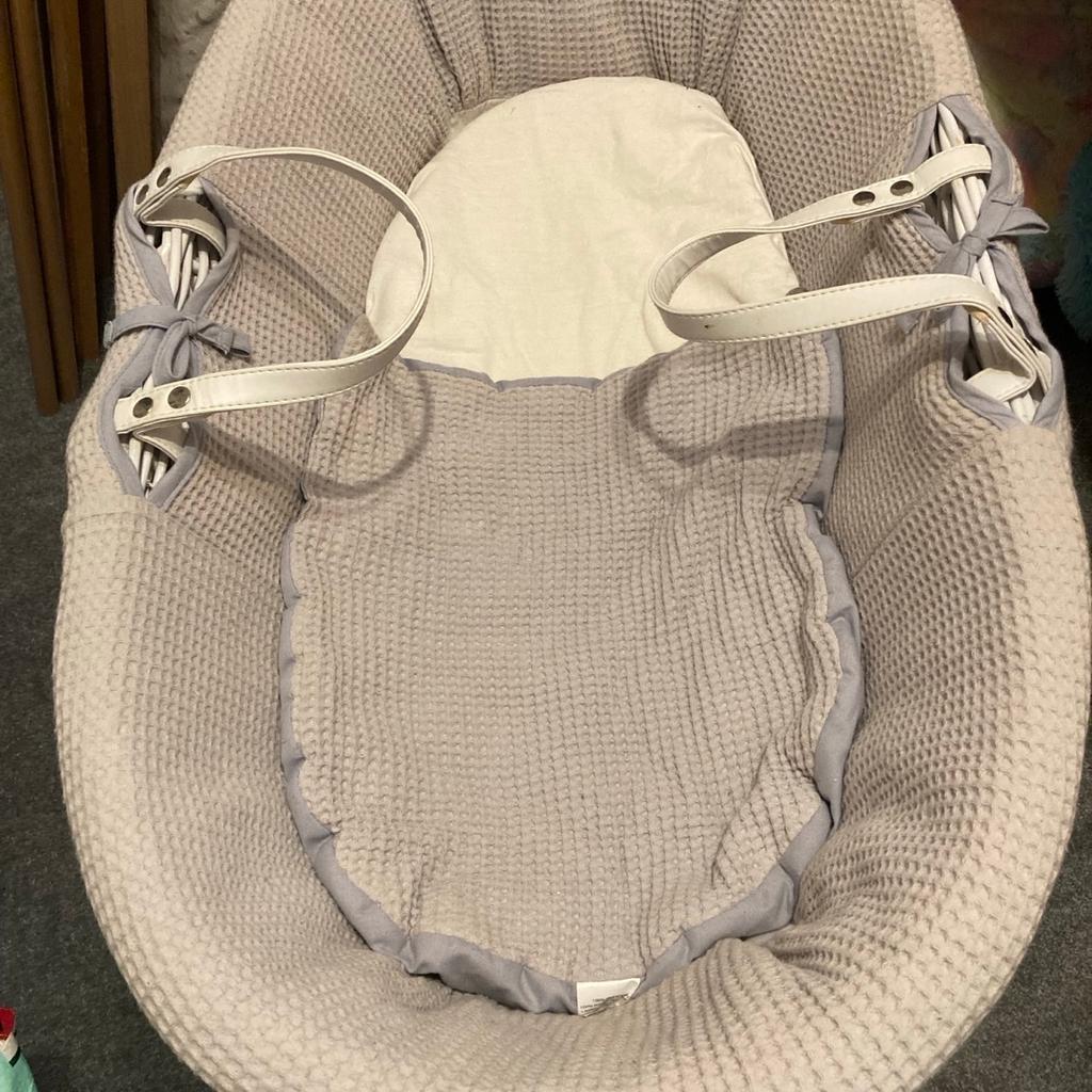 Moses basket only used a few times. Little blanket with it plus stand that rocks baby to sleep, slight scratches,
Covers can come off 4 washing.
Smoke free home £25 Ono