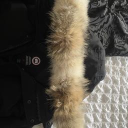 Canada goose coat - bought around 2 months ago off a Portugal replica supplier for £400 this is the best replica out there and I’m being serious!!!!
Size large
Worn 2-3 times
Fur is authentic fur the same fur Canada goose use
Real down!!!
The badge is no different than the real one
Quality is AMAZING !!
This is a steal !!