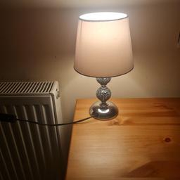 Table glamour lamp.
Perfect for any living room