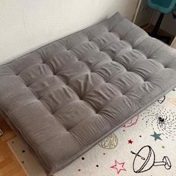 Sofa mit Bettfunktion, in einem guten Zustand
Maß ca. 120x194cm