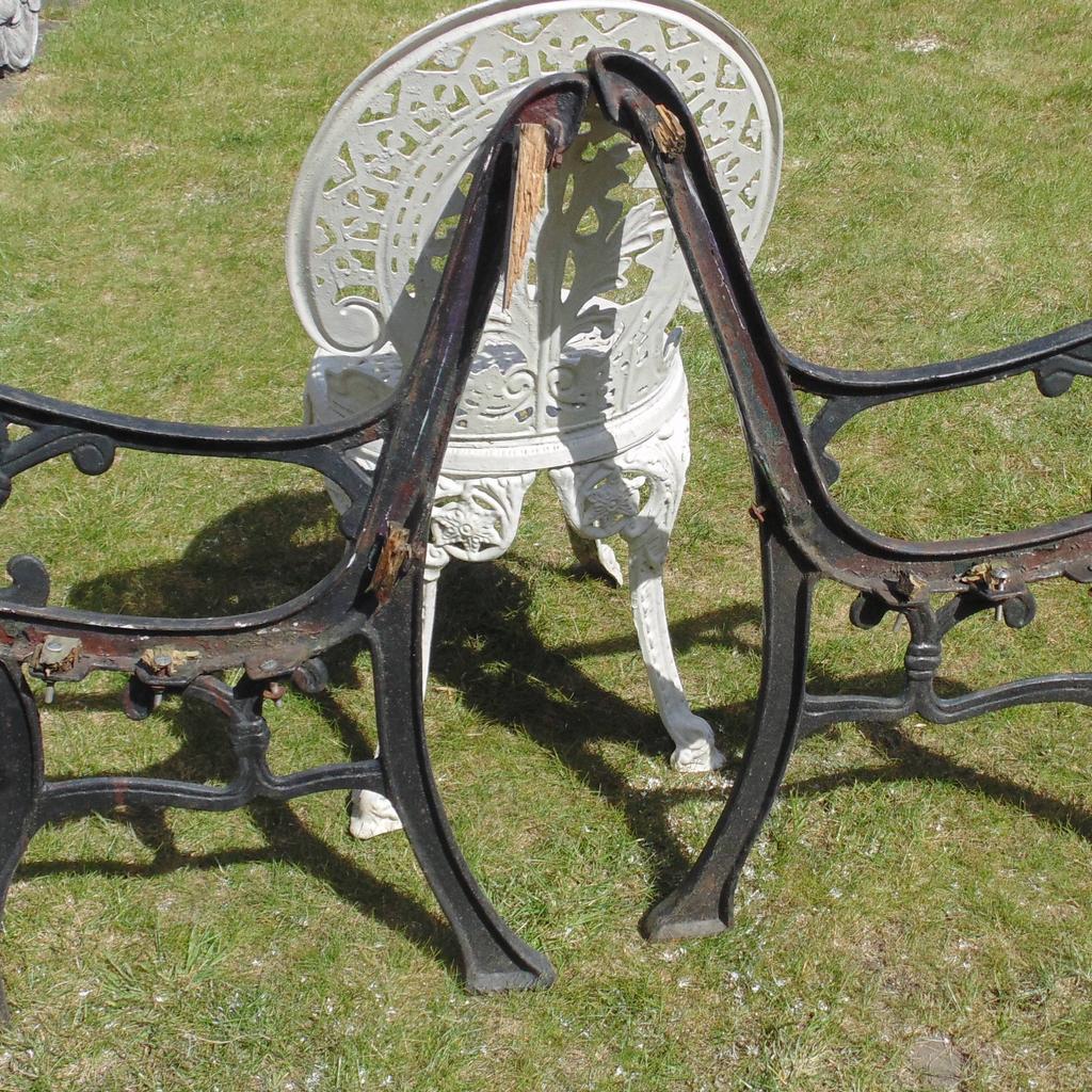 Here we a have a pair of garden cast iron bench ends. In great condition, in need of a good clean and painting, nuts and bolts are rusty. Ref. (#718)

 Height........ approx 31.5 inch / 80 cm
 Width........ approx 23 inch / 59 cm

Pick up only, Dy4 area. Cash on collection.