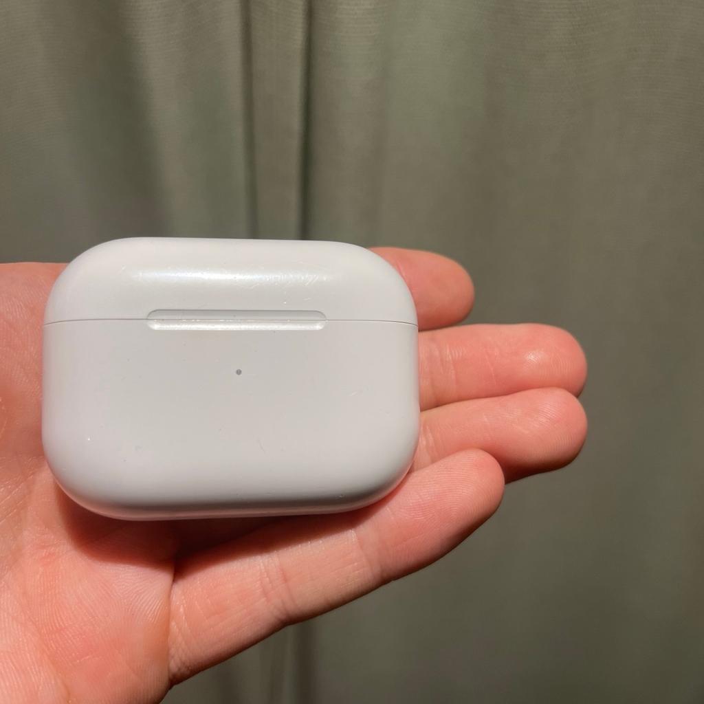 Lucky to have a friend who works in technology and is able to find me exceptional deals on electronics.

Made a trade for multiple pairs of headphones which included the AirPods👍🏼

These AirPods are great, the pictures of the pods that are not sealed ARE MINE, I use these every day they are perfect great sound quality and include every feature you’d need.

Great for fitness, travel and practically anywhere when your on the go as well as if you needed to concentrate inside.

Pickup a bargain!