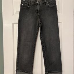 Black stonewashed (look grey), slim fit, cropped turn up, medium rise jeans, size 8 by Next.
Worn a few times but still in really good condition.