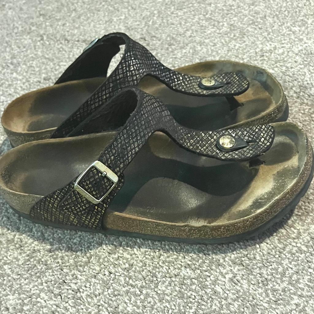 Hi ladies welcome all to this beautiful comfy Birkenstock Gizeh Mermaid Metallic Sandals Size Uk 6.5 Eur 40 well used still in good condition please check photos for better idea thanks