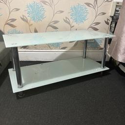 Lovely glass coffee table, in good used condition