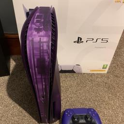 In excellent condition.
Case has been applied to ps5.
Comes with one controller and all wires.
