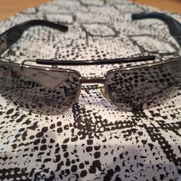 Original Gucci Sonnenbrille in gutem Zustand mit minimalen Gebrauchsspuren

Es sind keine originalen Papiere bzw. Verpackung mehr vorhanden.

An Selbstabholer abzugeben oder zzgl Versand innerhalb Deutschlands 5,49€

Keine Garantie oder Rücknahme, da Privatverkauf