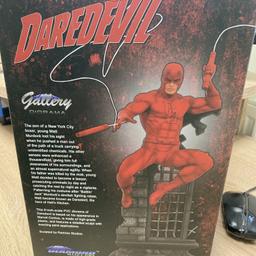 Hochwertige und perfekt akzentuierte Diamond Select Statue der Comic-Variante von Daredevil aus der "Marvel Gallery" Reihe.

ca. 29 cm groß