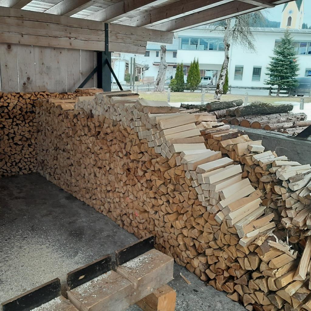 Trockenes Fichtenholz
Lieferung möglich im Umkreis

1m Fichtenholz 100 Euro