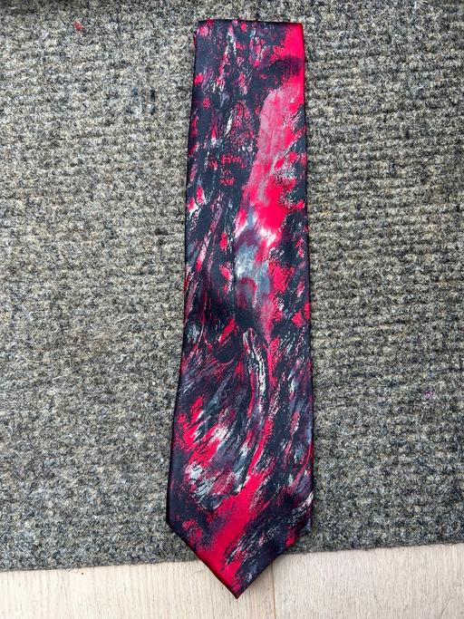 Buy & Sell Hertfordshire Dacorum - Photos for Red silk men’s necktie