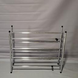4 Shelf Extending Shoe Storage Rack - Chrome 

💥ExDisplay. Assembled💥

Made from metal.
Up to maximum shoe size 10.
4 fixed shelves.
Size H66.5, W63, extendable W118, D22.7cm

💥 Check our other items💥