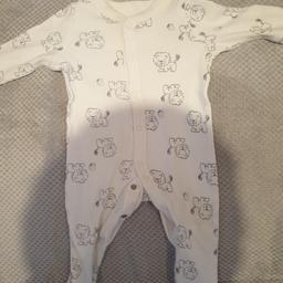 baby romper suit white with lion print in grey 3-6 months.