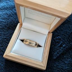 22ct Gold Celtic Knot Mens Ring
Hallmarked and insurance documents can be provided if needed
Happy to meet in person