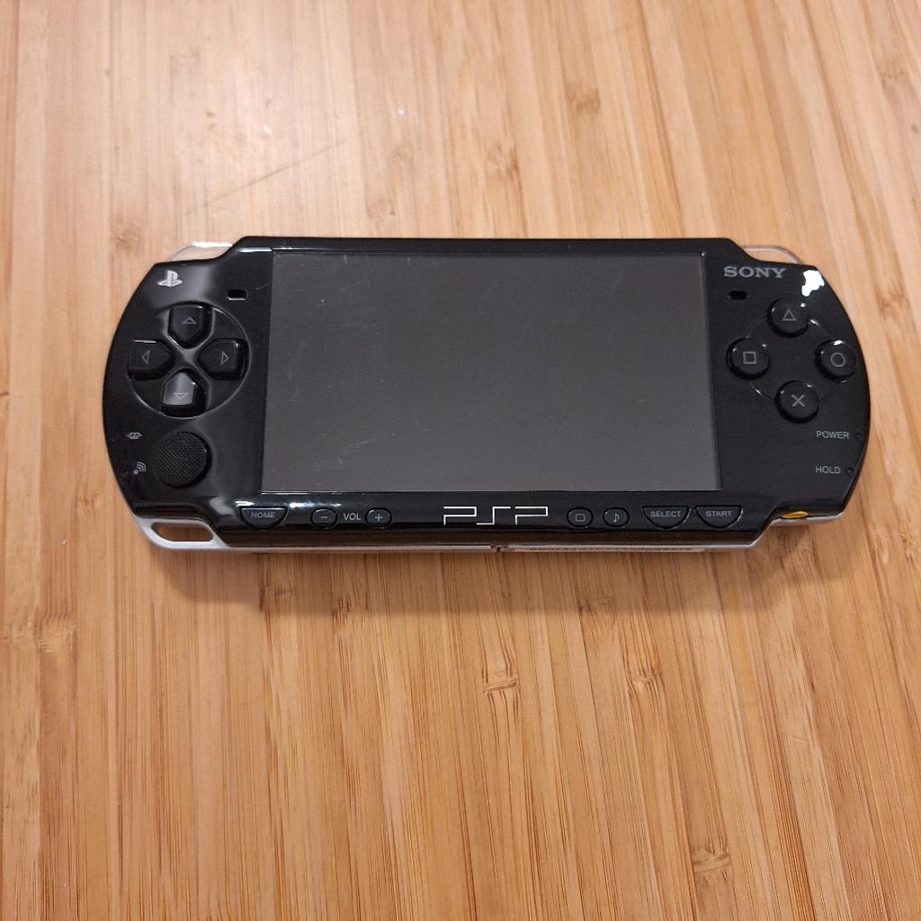 Verkaufe meine PSP mit neuem Display und Akku, sie wurde innen und außen gereinigt.
Funktioniert einwandfrei. Auf Wunsch und gegen Aufpreis, kann sie auch umgebaut werden, dass man spiele von der Speicherkarte spielen kann.