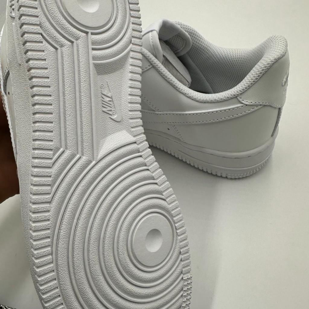 Nike Air Force 1 07 WMNS Sneakers Schuhe Neu Größe 39 Weiß
Zustand: Neu
Versand: 5,49
Zahlung: paypal Überweisung oder bar bei Abholung