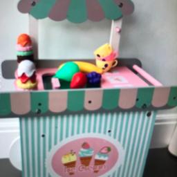 Kids wooden ice cream trolley in very good condition. Toy food included. Collection from Bootle please.