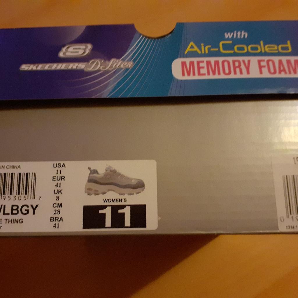 Sehr gut erhaltene Sneaker ( nur 1x kurz getragen) von Skechers in Gr.41
D'Lites Sure Thing
Air Cooled Memory Foam
Farbe: Light blue/grey