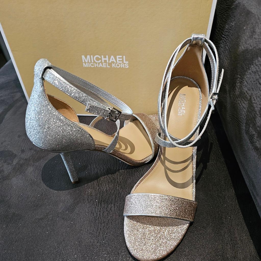 Michael Kors Astrid glitter sandals heels
brand new size 7
RRP £220