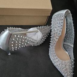 Steve madden studded heels
Brand new never been worn 
As seen in the pictures some of the studs have come off which is why it's reduced
UK size 7