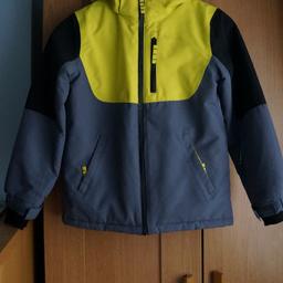 Mountain Warehouse coat VGC 

COLLECTION ONLY - DY2

Collection within 48 hours or after making an appointment for a specific day. After this time, the item will be relisted.