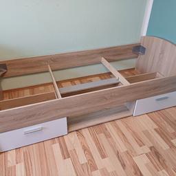 Jugendbett Sonoma Eiche 90cmx200cm mit zwei ausziehbaren Schubladen.Das Bett wird abgebaut und ist abholbereit. Preis ist VHB