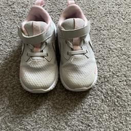 Nike running pink and grey girls trainers in size 7.5 us 8c in good condition just got small for my girl