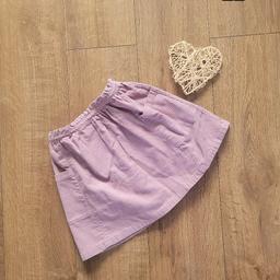 £2
5-6 years 
Next
Cord skirt 
Preloved very good condition 
Cotton 

#next #nextskirt #cordskirt #pinkskirt #skirt