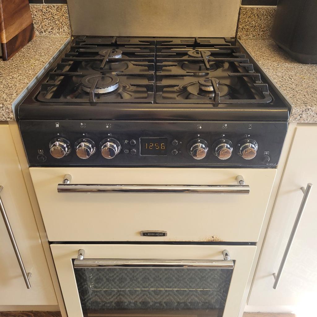 Paint coming off from the bottom 8of the oven/grill top door as shown on the photos. Otherwise, it is in good and working condition. There are signs of wear and tear due to everyday use.

Double gas oven: Top oven- gas grill, main oven - gas oven

dimensions 90 x 60 x 60cm
