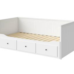 IKEA Bett in weiß in einem guten Zustand mit leichten Gebrauchsspuren.