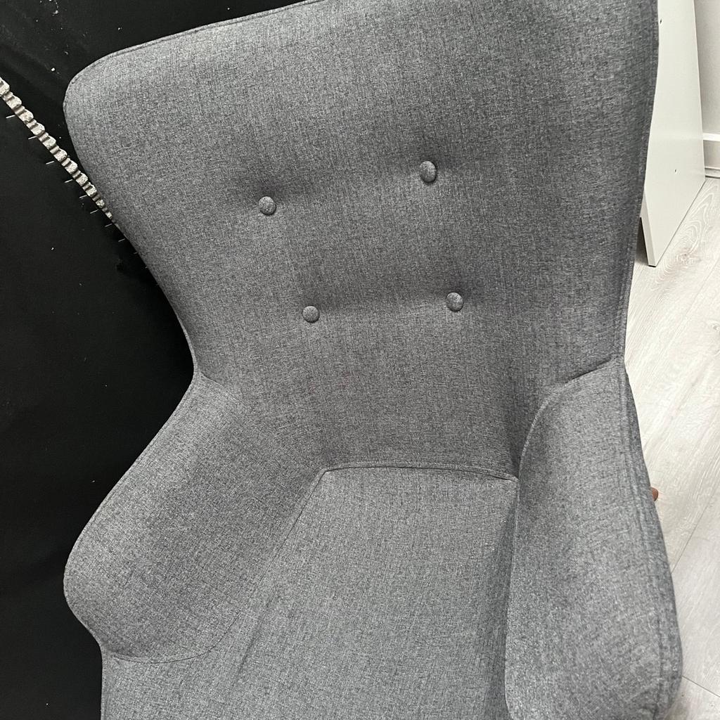 Chair & Stool - comes as a set
Grey with wooden feet
Very good condition
Collection SK14 area
Could potentially deliver if not to far away for a fee.