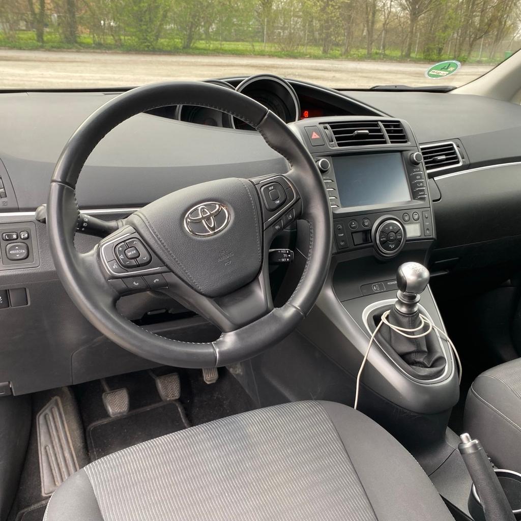 Verkaufe Toyota Verso
Erstzulassung 1/2017
97 kW
Erstbesitz
Vorgeführt bis 1/2025
Nichtraucher Auto
Unfallfrei
8fach Bereift
Inkl. Navi
Inkl. Anhängekupplung
Verfügbar ab ca. Mitte Mai