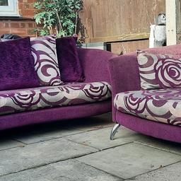 DFS Nikitta Sofas..
Lovely 3 seater and cuddle chair in Excellent condition.
Clean and cushion covers washed for you..
No rips or damage..

225x100cm. 165x100cm

£285
Collection WV10

Can Arrange Delivery for Additional cost..
Message Postcode for Delivery Quote..