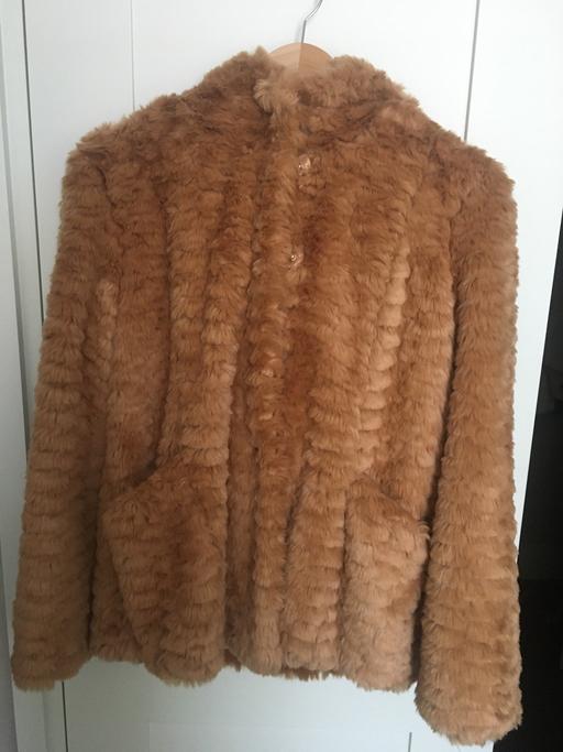 Buy & Sell South West London Kensington - South West London - Photos for Brown fluffy hoodie jacket