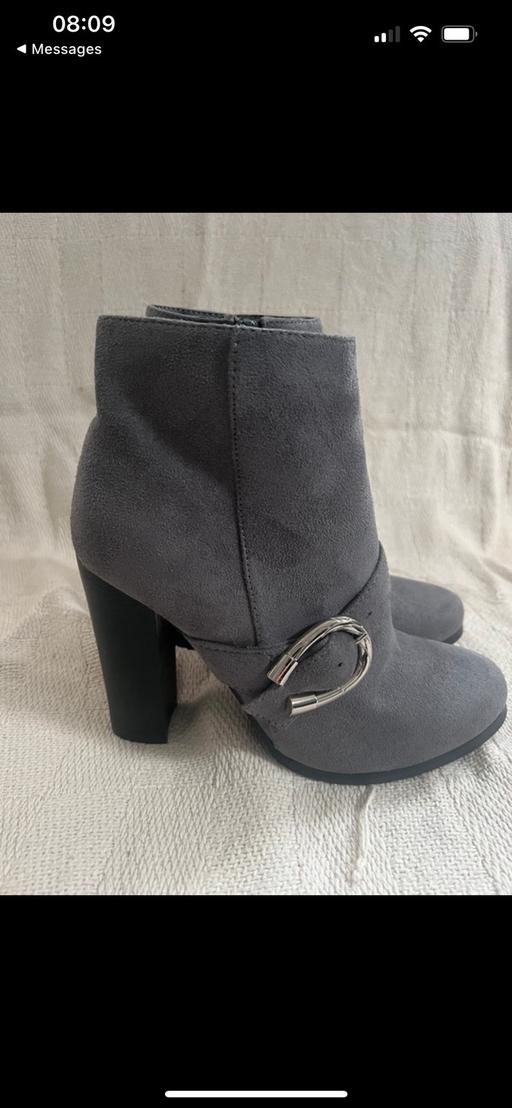 Buy & Sell Bedfordshire Central Bedfordshire - Photos for Grey Block Heel Ankle Boots