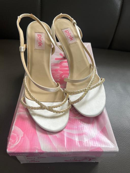 Buy & Sell Bedfordshire Central Bedfordshire - Photos for Pink Strappy Wedding Sandals