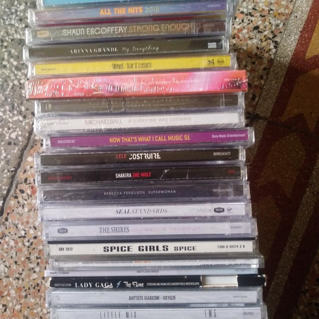 COLLEZIONE 25 CD MUSICA POP
MOLTI ANCORA NUOVI SIGILLATI