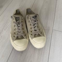 Light grey size 7 converse in great condition like new.

Super stylish & perfect for this spring/ summer. No longer needed