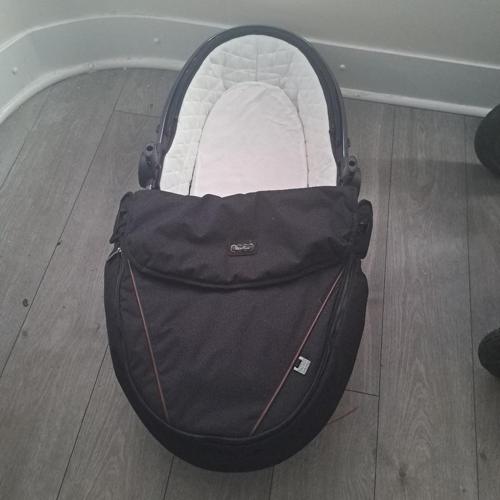 silver Cross limited edition pram set excellent condition comes with foot muff , rain cover , matching silver Cross bag which also goes onto pram selling cheap as got another couple signs of scratch on handle and minor in frame but other then that it's great bargain